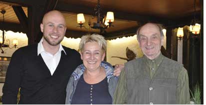 Bärbel Grübel, Inhaberin, mit Vater Franz und Sohn Oliver